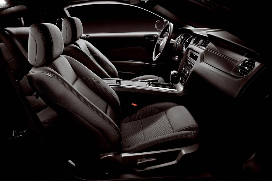  Ford Mustang V6 2012 года  (фото 35 из 133)